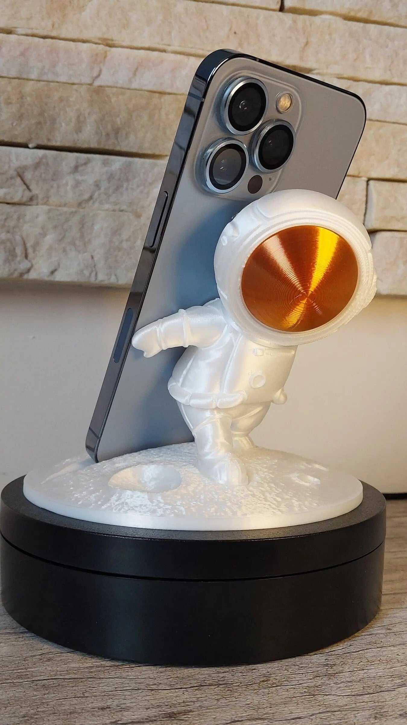 Astronaut Phone Stand