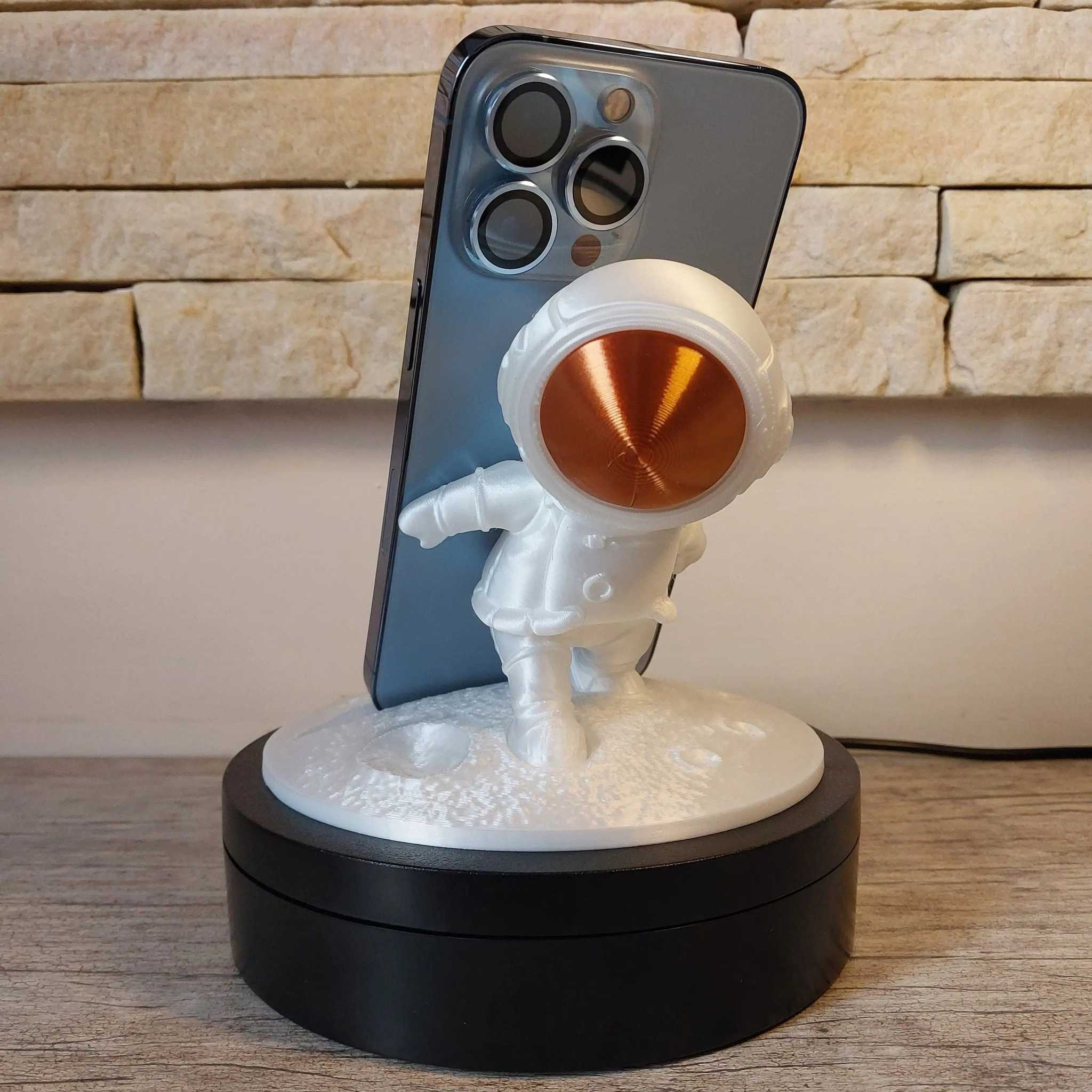 Astronaut Phone Stand