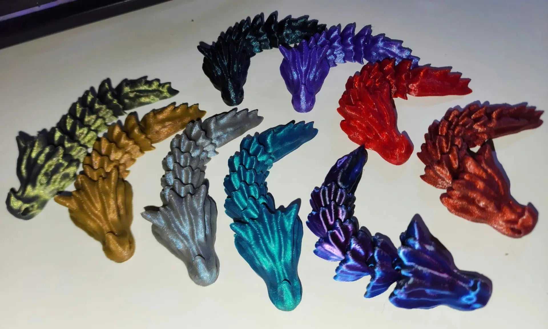 Mythical Articulated Dragon Keychain - Handcrafted Fantasy Accessory