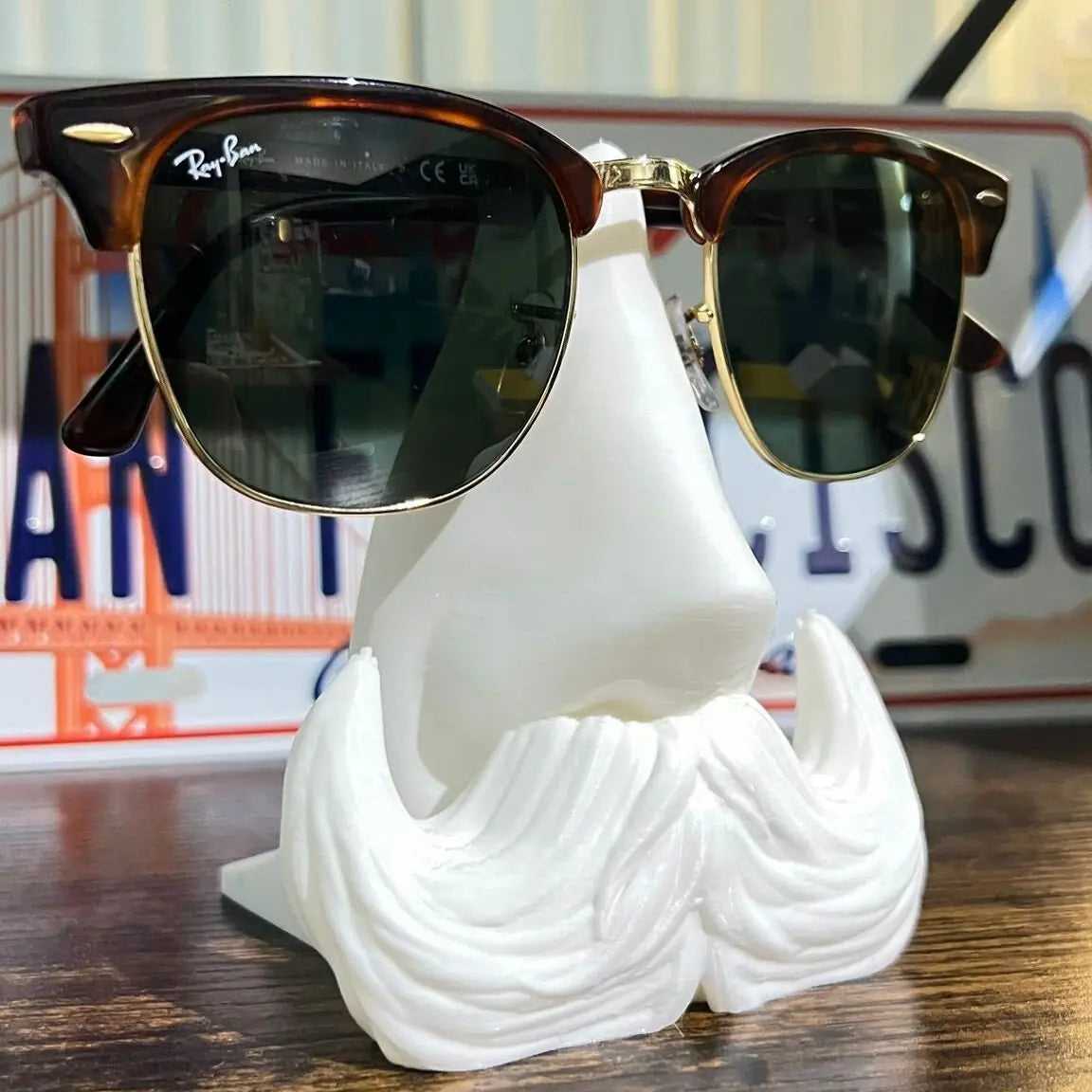 Minimalist Glasses Holder