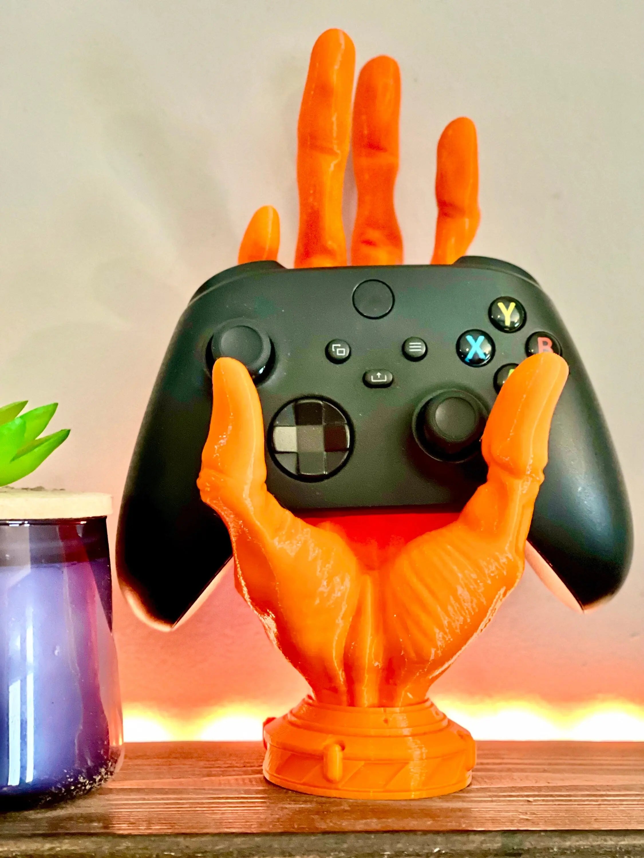 Xbox Remote Holder – Alien Hand Controller Stand