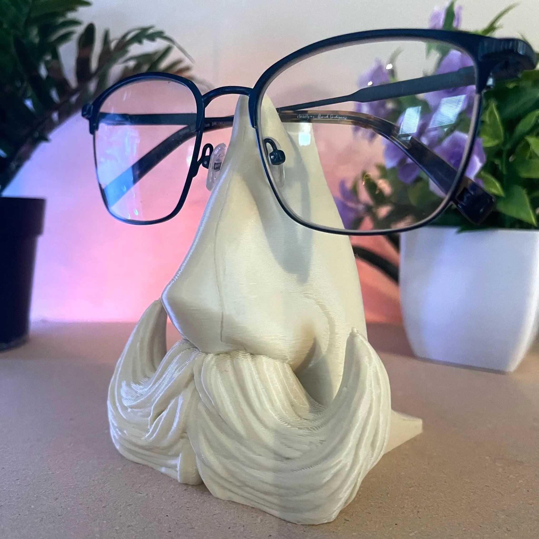 Minimalist Glasses Holder