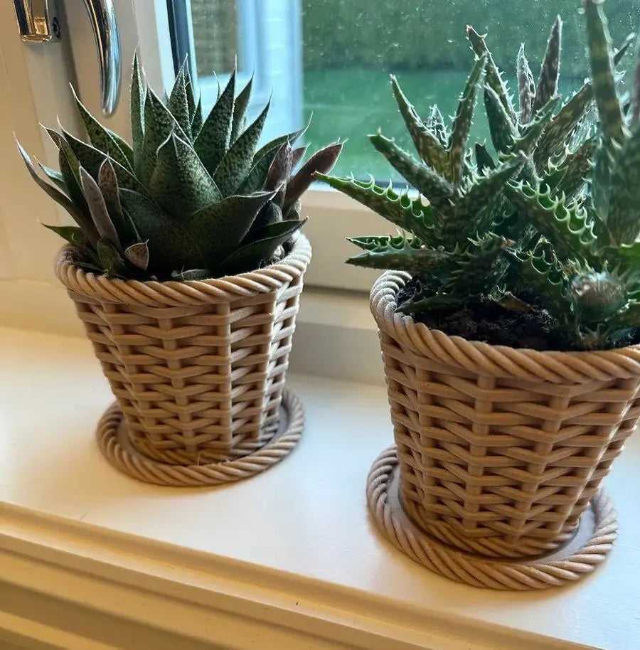 Woven Style Decorative Planter for Modern Eco-Friendly Spaces